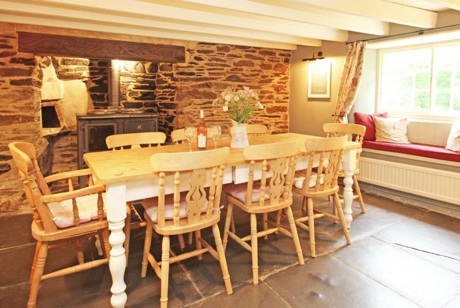 Meadowside Cottage, Characterful Grade 2 Listed Cottage Near To Wadebridge And Padstow المظهر الخارجي الصورة